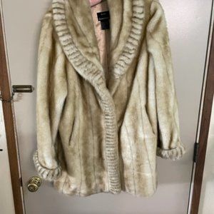 BLONDE FAUX FUR COAT